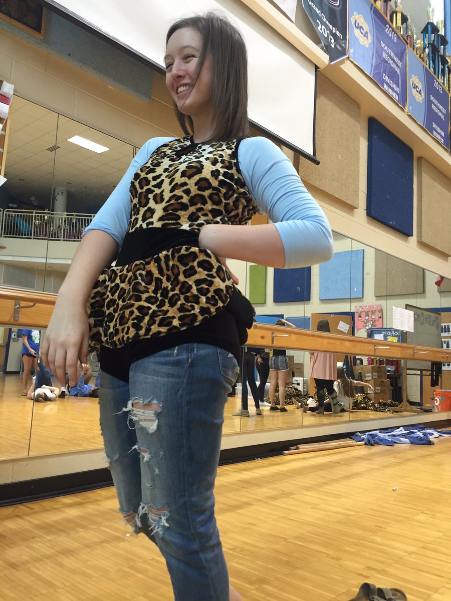 tylrdcksn's tweet photo. classy choice for your class president #votelibby https://t.co/uERgX1x6cE