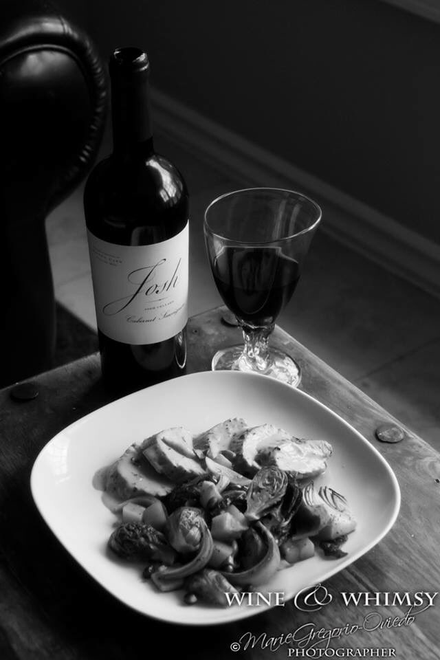 WineWhimsy2017's tweet photo. Production chef @IsisHeuser's Day 10 meal. #colorcomesfirst #blackandwhite https://t.co/PlQ2pQxvlp