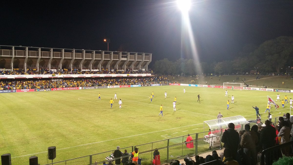 UNOZINTISA's tweet photo. We are here at a packed Tuks Stadium this evening. Let's hope #Impi plays its part! #UnozintiFamily https://t.co/PmGR6eywZd