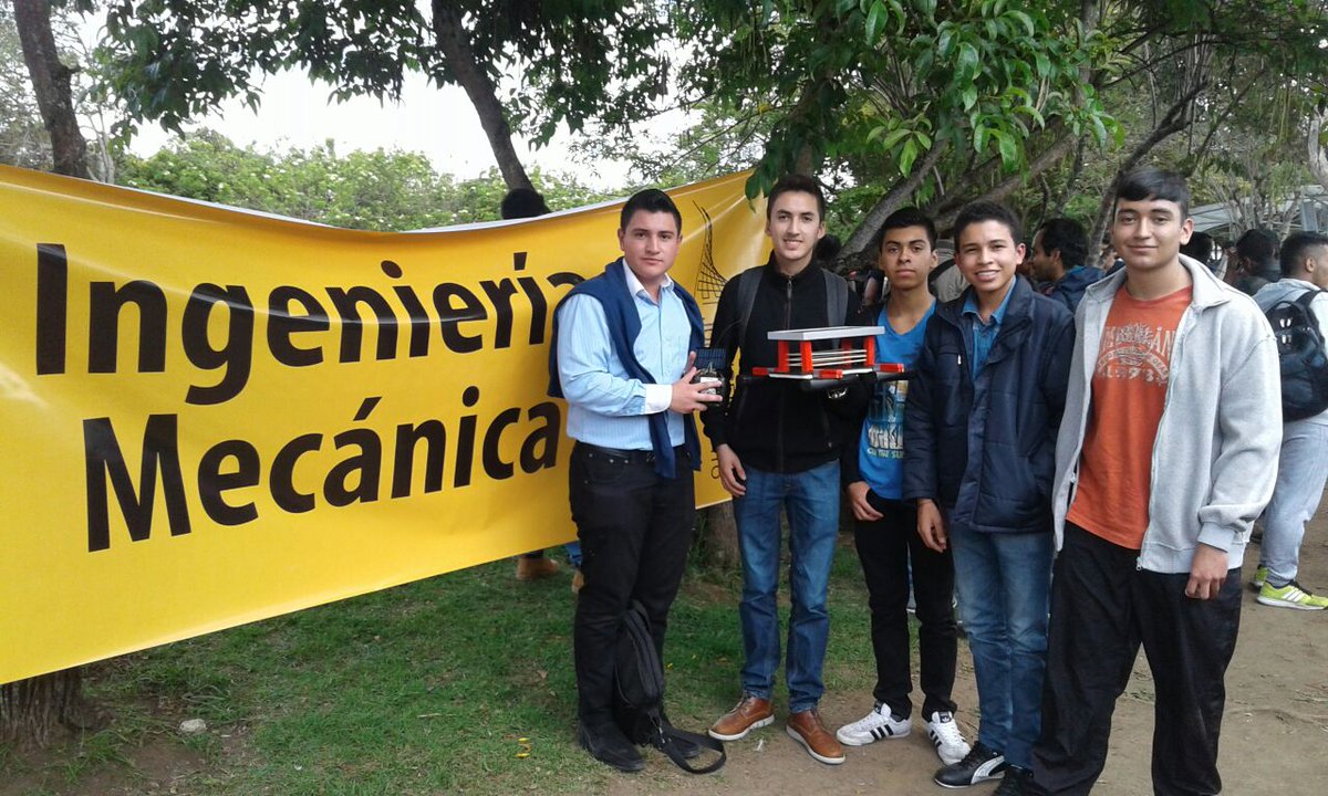 inmc_mhid's tweet photo. #Evento_IMEC_ESCUELA  estudiantes INMC probando prototipos propulsion energia renovable. @escuelaing https://t.co/SeeMStjHPO