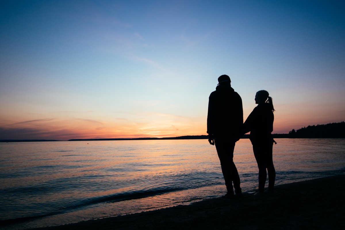 WaskesiuRegion's tweet photo. Sunsets and soul mates in Waskesiu #waskwild #explorsask #parkscanada https://t.co/aPzyMGVZ3p