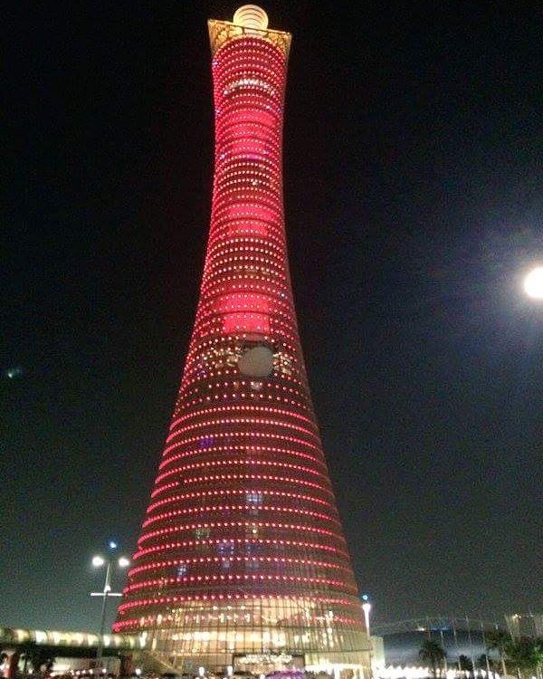 RassdNewsN's tweet photo. #رصد|برج الشعلة في #قطر يكتسي باللون الأحمر للتضامن مع #حلب في #سوريا
تابعونا على انستجرام: https://t.co/OZHNYMvH2H https://t.co/rxotMOvMsA
