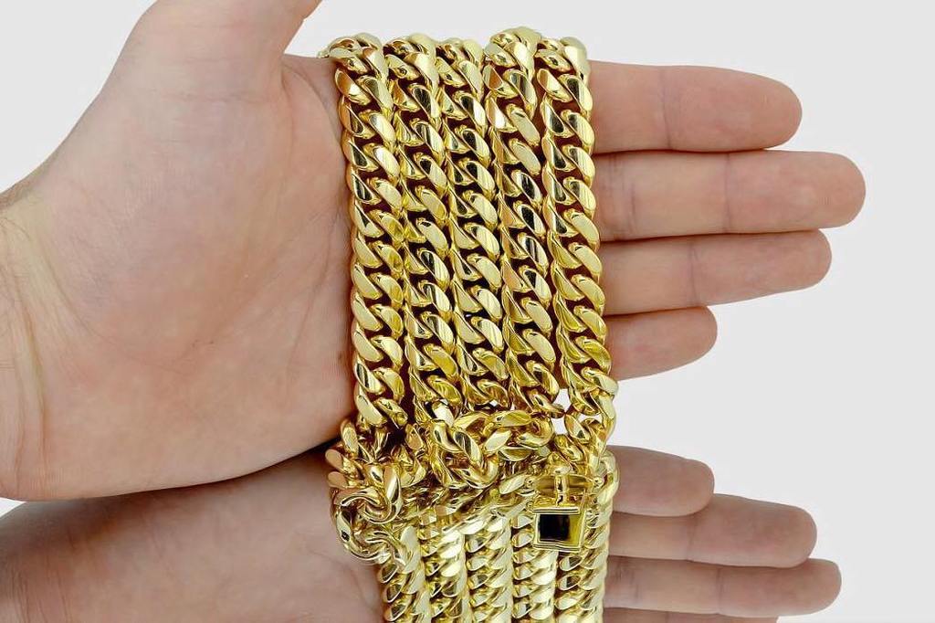 uverly_'s tweet photo. Miami
#uverly x #jewelry x #jewellery x #14k x #gold x #luxuryjewelry x #customdesign x #chain x #goldchain x #neck… https://t.co/abkKJ4jnkA
