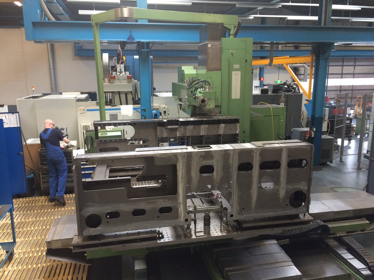 Een collega bedrijf uit de brandt helpen met het bewerken van super mooi gelaste Frames, overhoeks +/- 3800mm