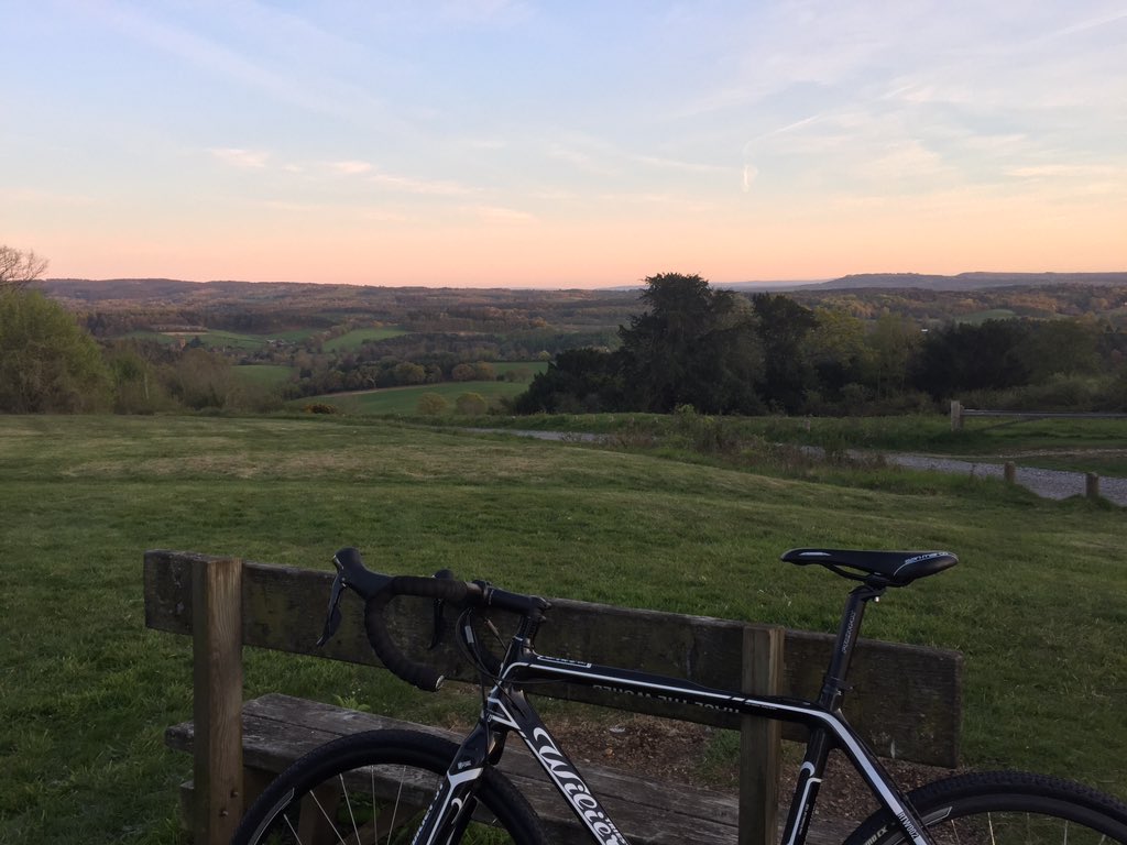 craigdewssport's tweet image. Beautiful evening ride in the #surreyhills #@limelightsports #WeAllMove #activeworld