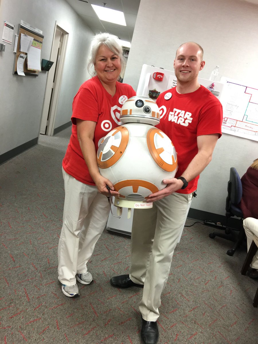 The force was with Linda today!!Our BB-8 winner!! #MayThe4thBeWithYou 
@MaeBugarin1 <a href="/GuenetteMelanie/">Melanie Guenette</a> <a href="/angel_yanke/">Angel</a>