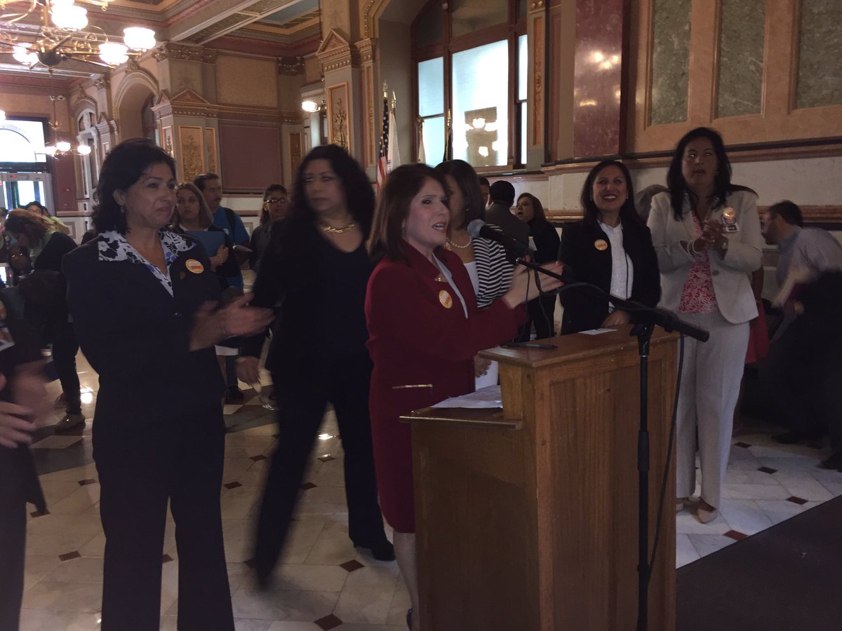 MartinVTorres's tweet photo. .@LtGovEvelyn spoke at the Latino Unity Day rally today. She's the 1st Latina Lt. Gov. in IL history #twill #LUD2016 https://t.co/vQWkwlmXgM