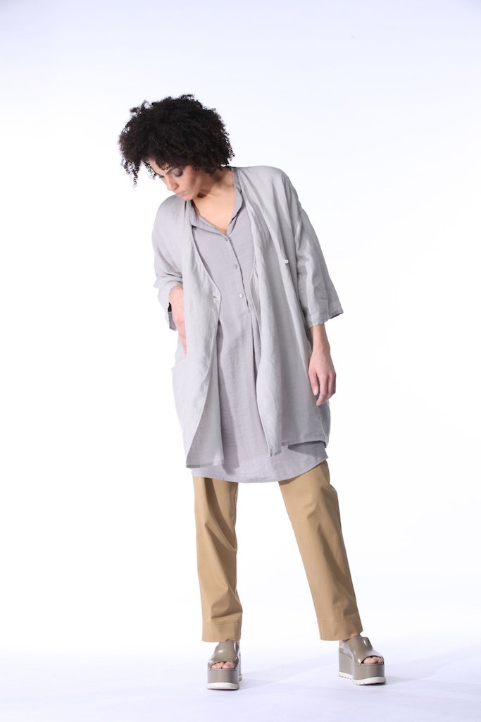 OskaEdina's tweet photo. A mother’s Day outfit that graces the figure @OskaSeattle @OskaEdina https://t.co/7Z97B9XA6D