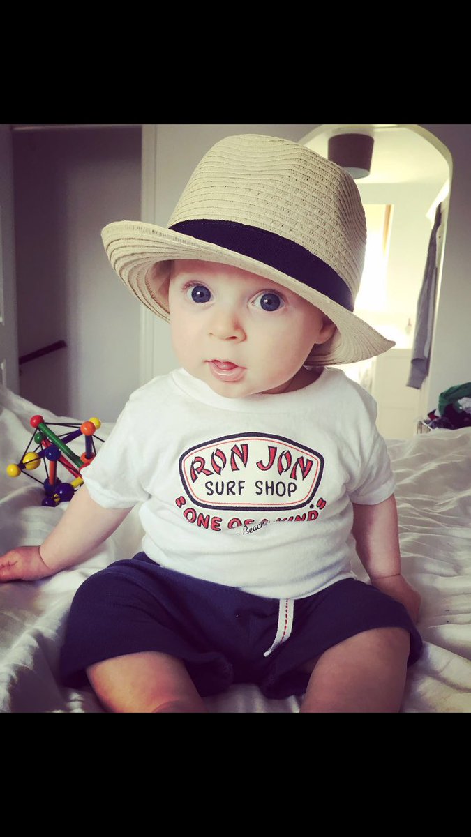 tjkinman's tweet photo. @ronjons Surfs picking up here in Wales, UK #50yearswell #JonnyUnineus #Quarterbackpunk #BuddingModel https://t.co/leLk8b5veI