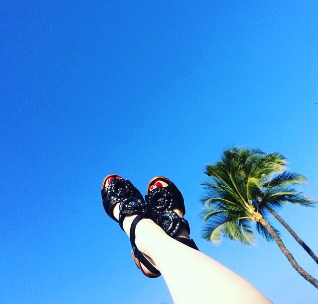 Show off your pretty shoes <a href="/Glamhive/">Glamhive</a> + earn Gs for gift cards to all your fav stores.