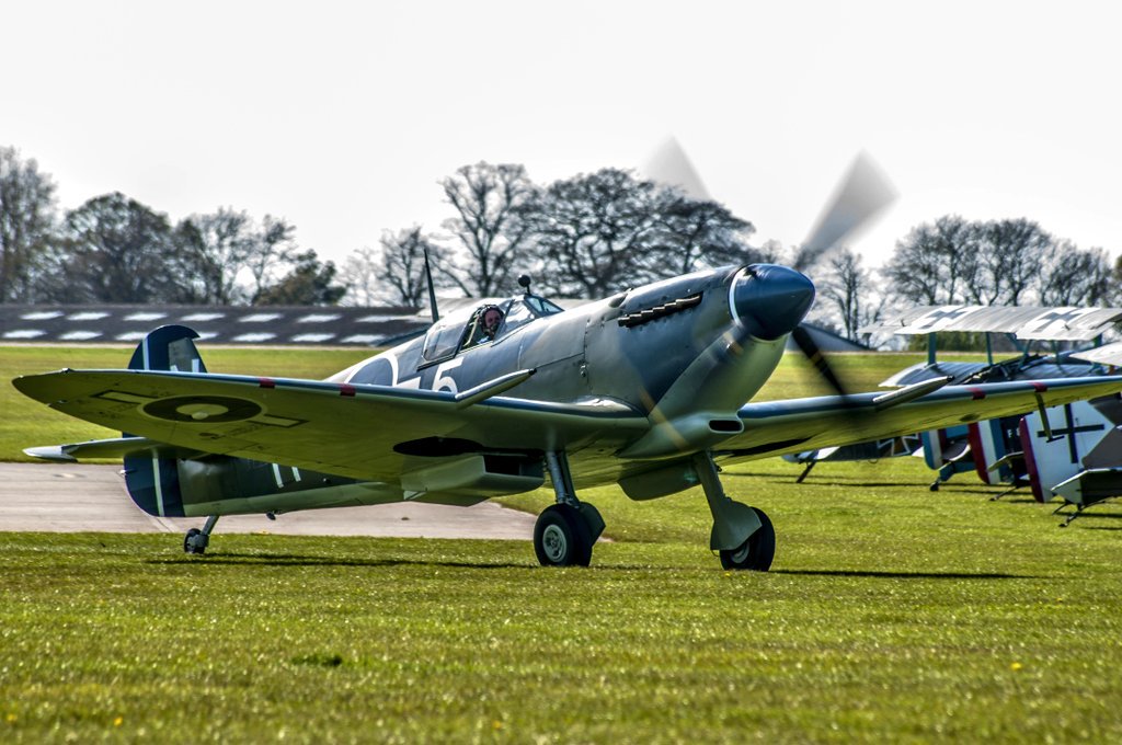 CCartwright1984's tweet photo. Oscar and I Had a #Proptastic day at @SywellAerodrome today with @RadialFlyin @wildaboutimages and @neil_nn11 ๐๐๐๐ https://t.co/2xNYqqvsLT