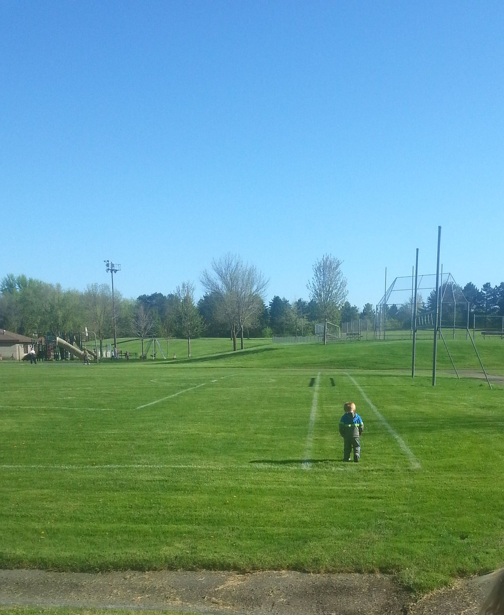 kwhansen223's tweet photo. Getting ready for next years draft #firston #lastoff #NFLDraft https://t.co/wmtZcHpnbg