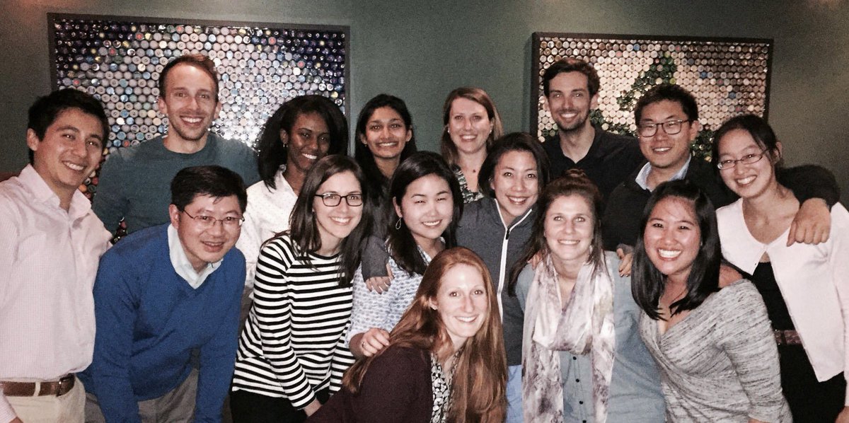 jdarlingMD's tweet photo. Rising juniors with their rising Chiefs! 1 year down, 2 to go! #floatingfam #tuftspedi2018 https://t.co/TtxUTF9tNt