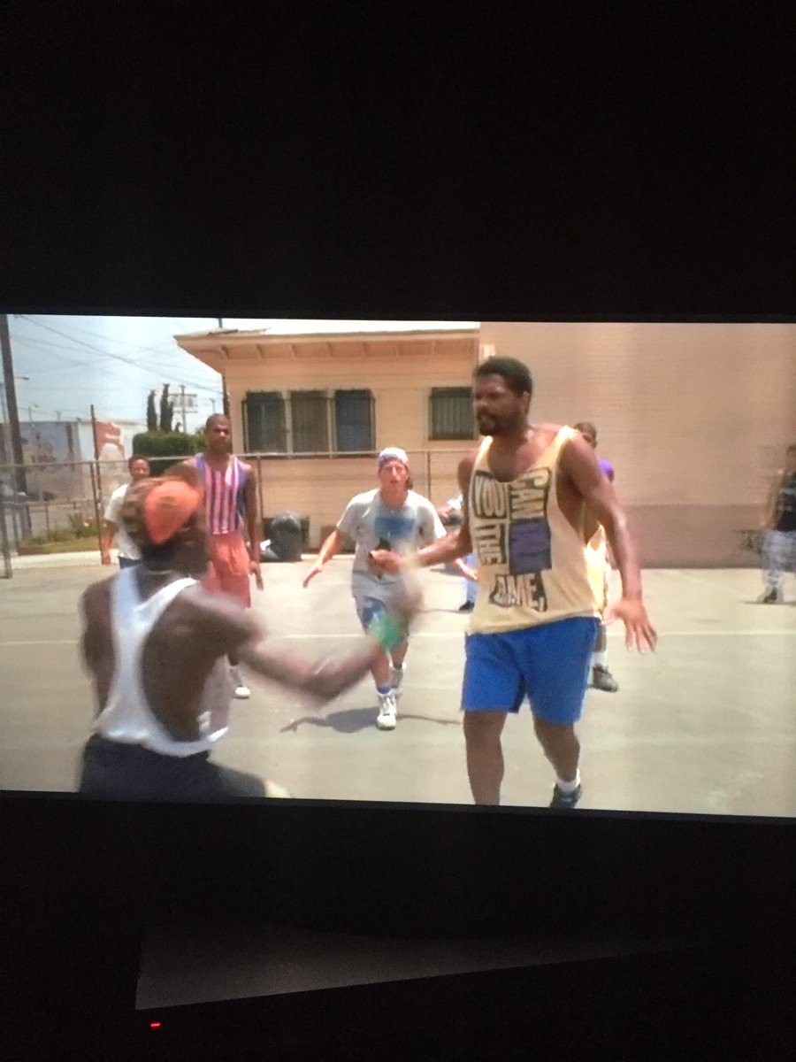 FarahMer's tweet photo. Old school #whitemencantjump #woodyharrelson #wesleysnipes #ThrowbackThursday #istomorrow #whocares https://t.co/sMnfcGmcla