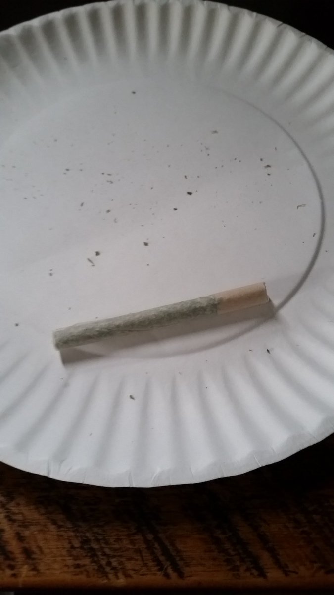 cope_dipper3's tweet photo. Does anyone else get really satisfied from rolling a joint or is it just me? 😏👌 https://t.co/ece7mPzvHL