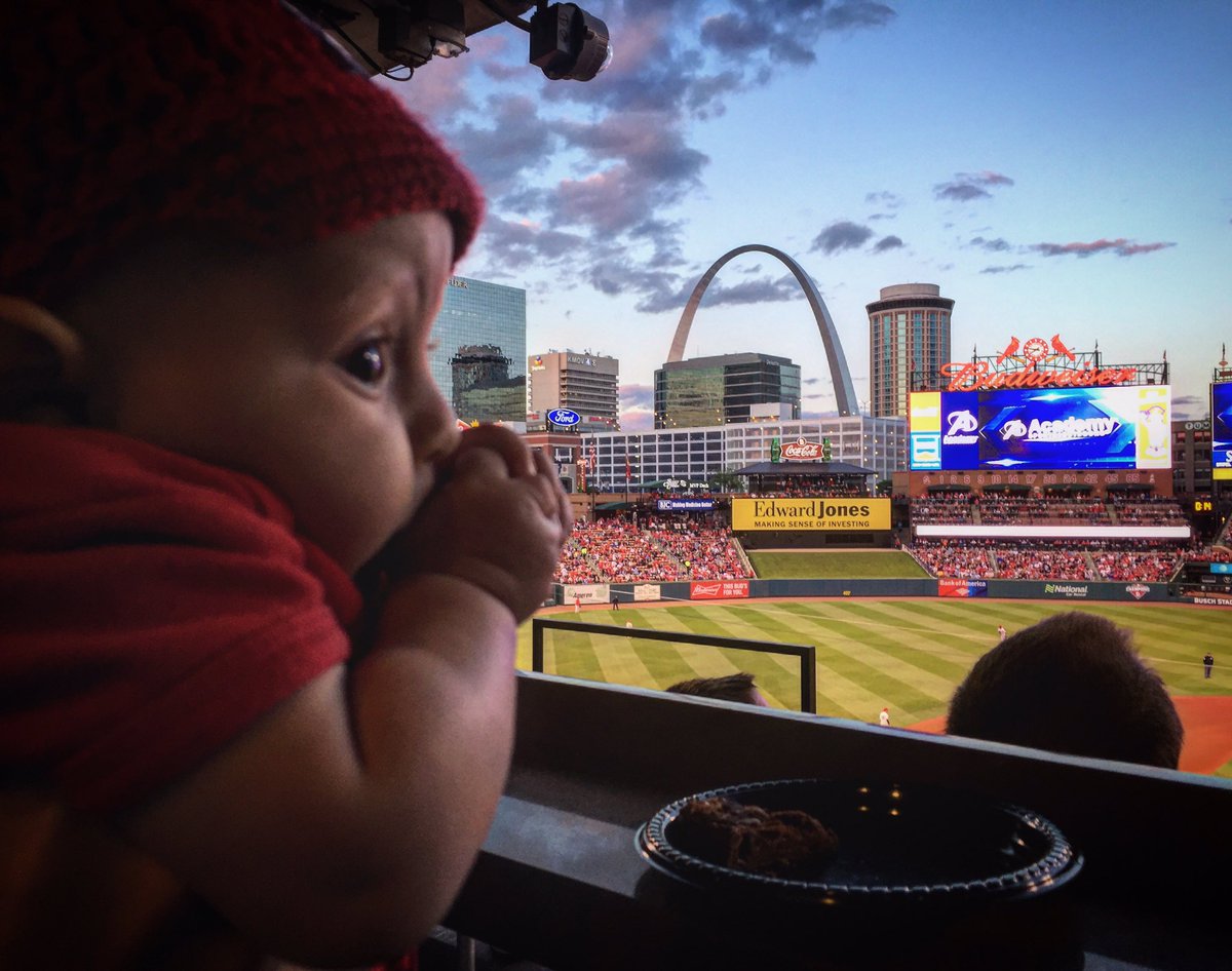BenAlagna's tweet photo. 4 months old and already in baseball heaven #MLBmemorybank https://t.co/napbb4OnTK
