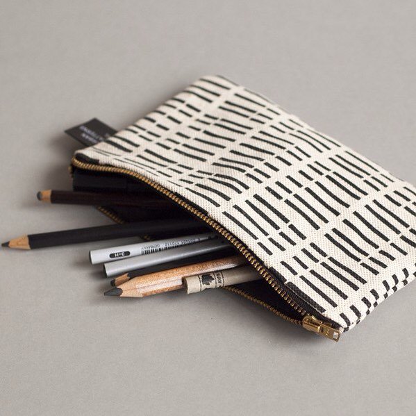manongarritsen's tweet image. One of my favourites. #pouch #urbanpatterns #screenprint #organic