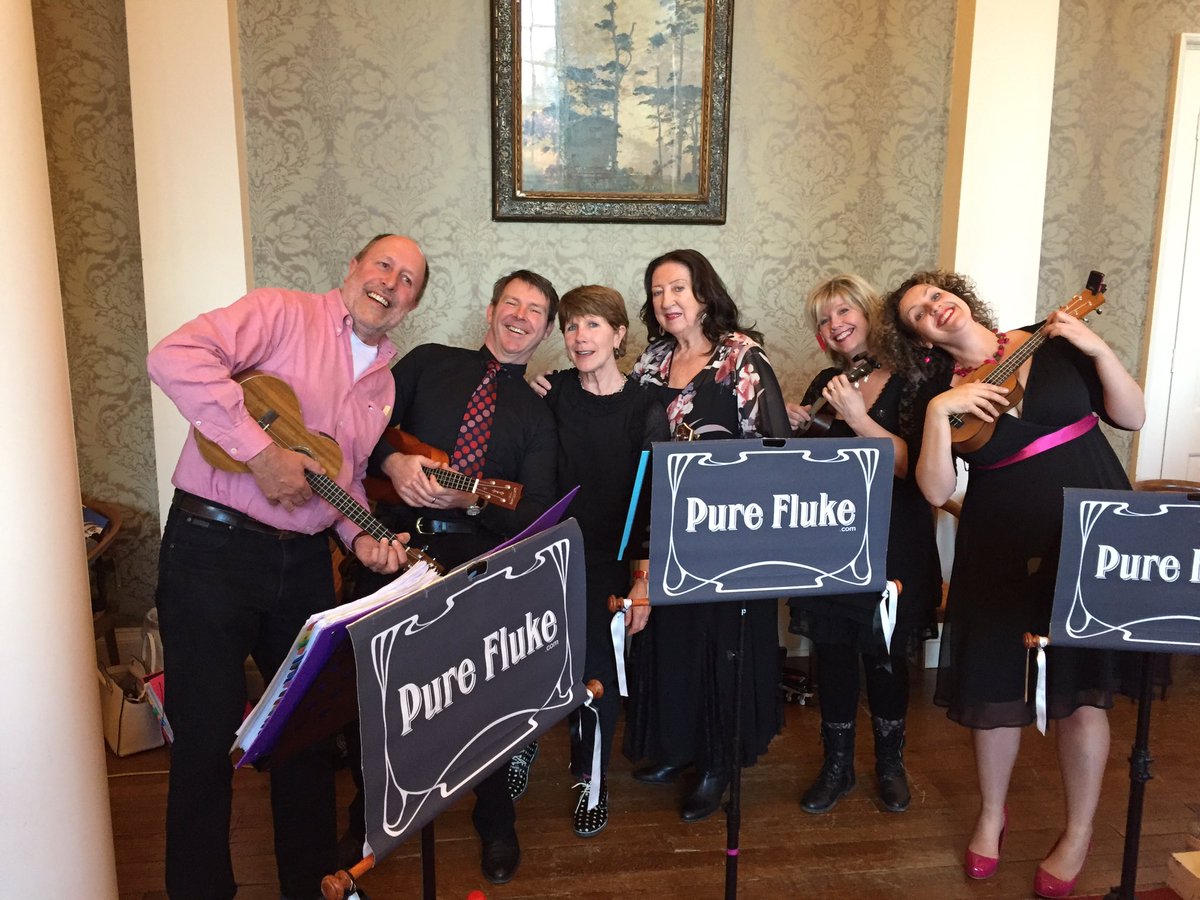 PureFlukers's tweet photo. Pure Fluke performing at Lady Margaret Hall, Oxford 2nite #ukulele #uni #oxford #music #purefluke https://t.co/p29EByrtJ1