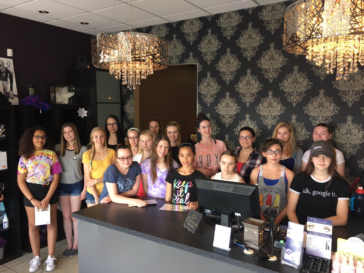 caryn_watt's tweet photo. Thank you to Dynamic Beauty, Spruce Grove for having the girls for a tour and demos #psd70 #ctfcourses @BroxtonPark https://t.co/CA7KaDIc26
