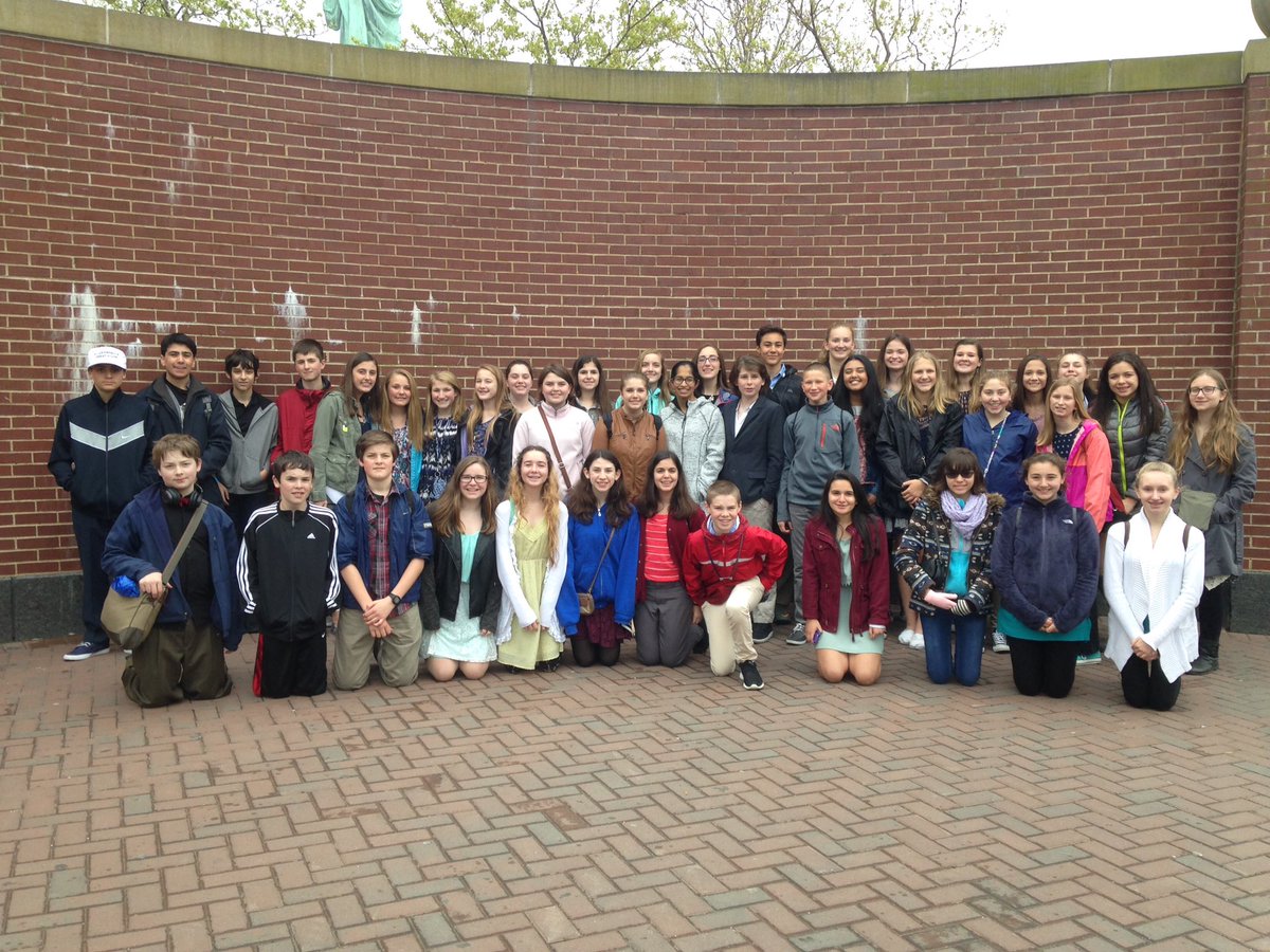 NFMiddleSpanish's tweet photo. At Liberty Island. #nfpsxl https://t.co/KMej4hm7cn