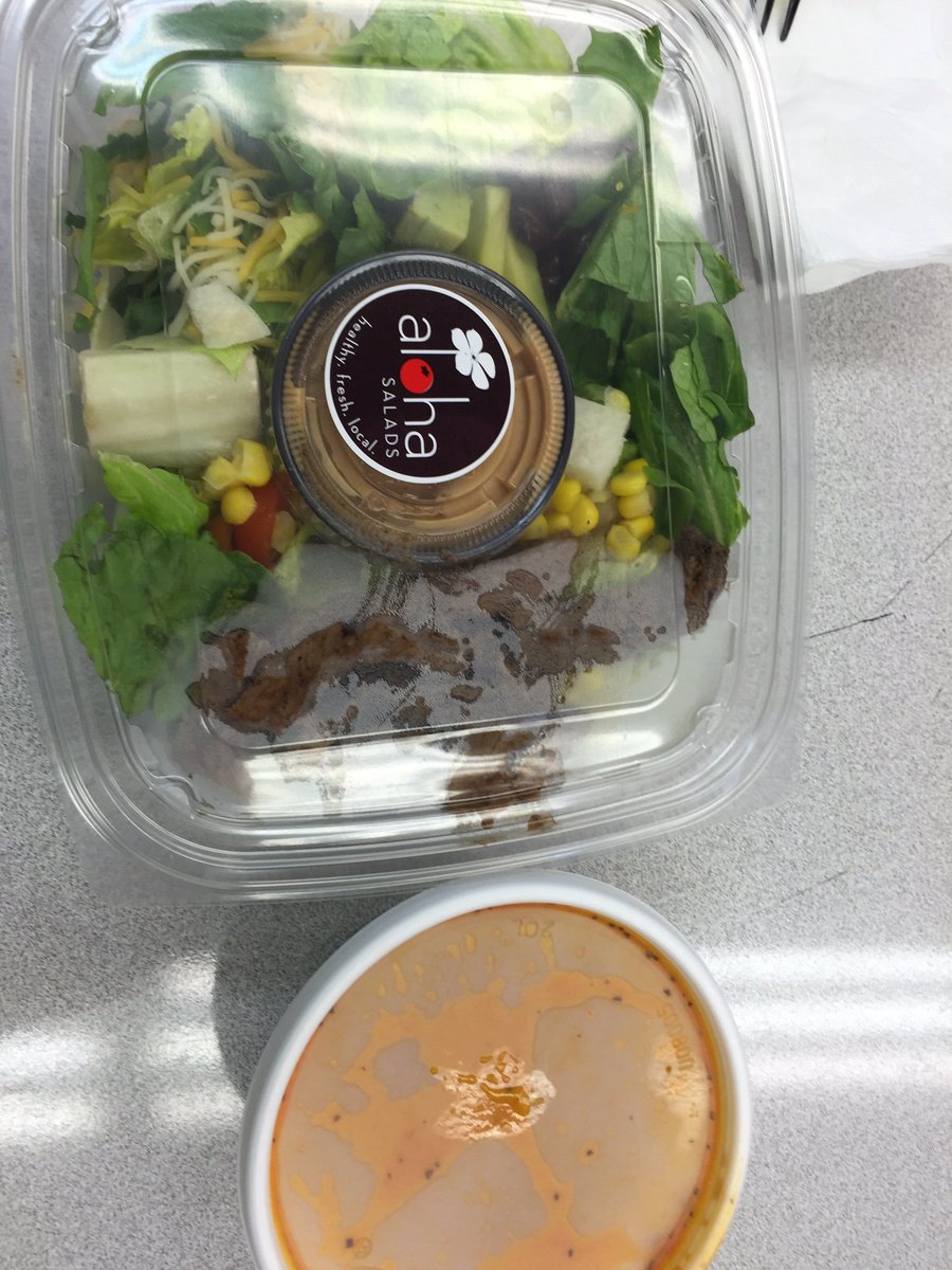 msdeannelee's tweet photo. Delicious lunch! Thank you Maryknoll PTA! #ThankATeacher #TeacherAppreciationWeek https://t.co/mghrijhi2i