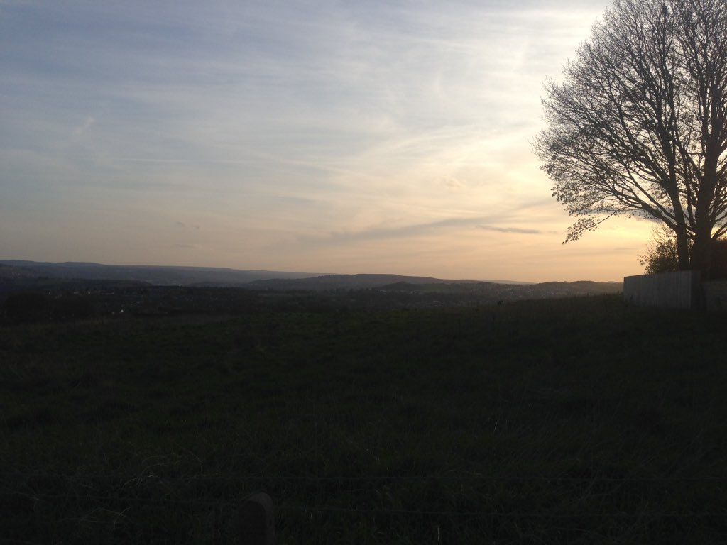 GregMulholland1's tweet photo. A good evening in beautiful sunshine in #Yeadon helping my friend & top councillor @sandylay #VoteLayinMay! https://t.co/r6LGCsZg1R