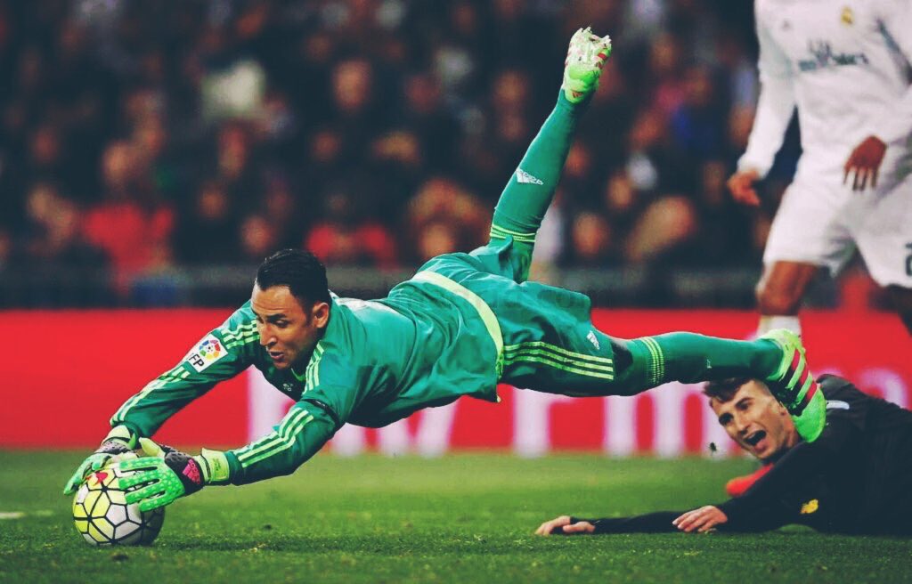 Rema_hfc2's tweet photo. #ريال_مدريد_مانشستر_سيتي

نافاس كل مبارآه و مبآراه يزيد تألقه وحمآسه و دفآعه عن الشعآر شكراً نافاس كن جميلا دائما 💕 https://t.co/RhuUOz5e6s