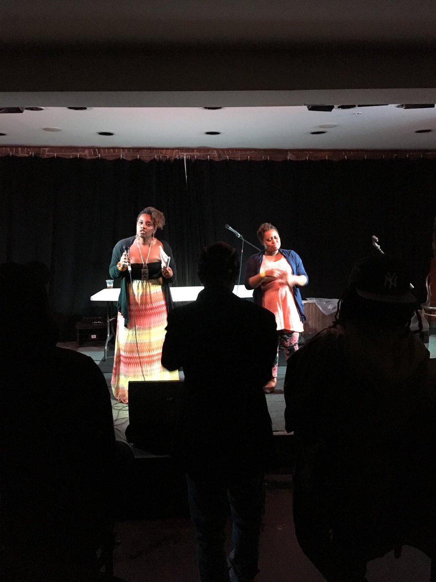 justwritenlife's tweet image. Poetry and asl a marriage made in heaven. #aslintetpeterappreciationday #asl #whatsdope #Annapolis #andwethought