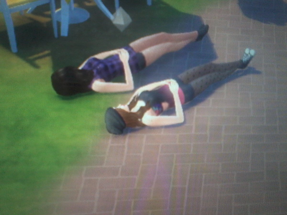JoseBalma33's tweet photo. Ori y  yo en los sims4 #SiempreJuntas https://t.co/q6i94ubLy0
