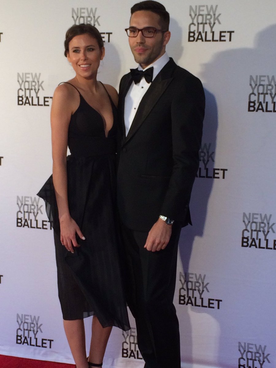 nycballet's tweet photo. A glamorous couple make their way down the carpet #NYCBGala https://t.co/WmvSzc6w2w