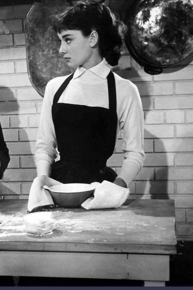 _kemmet_'s tweet photo. Dear Audrey: thanks for teaching me the happiest girls are the prettiest💕 
Happy birthday to my biggest idol #WWAHD https://t.co/YAyzz1gbIn
