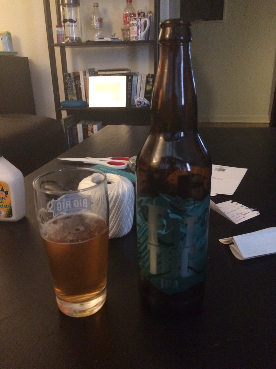 JamesSerafini's tweet photo. Next! Driftwood Fat Tub IPA. Nice hoppy smell and great first sip. @driftwoodbeer @LCBO @bcbeer https://t.co/9dt81IPGlj