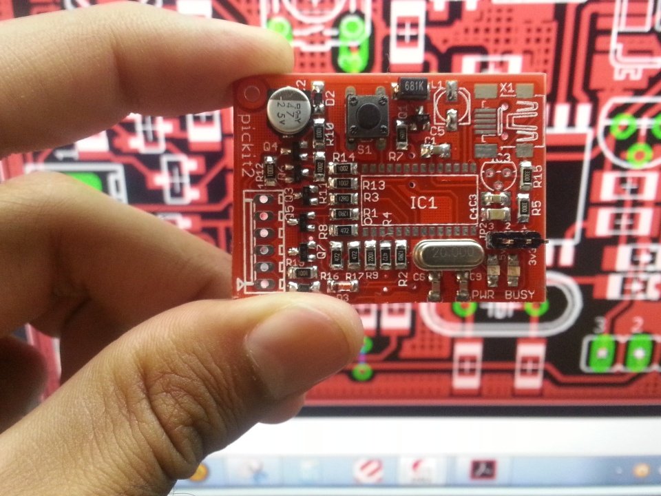 IObrizio's tweet photo. Ensamblando otro programador #pickit2 35x47mm #smd #diy #electronics https://t.co/24umYm4p1h