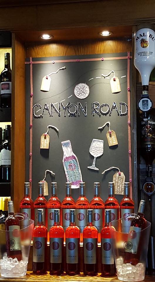 Well done to Sasha, our TL winning the Canyon road display comp, well chuffed with her IPad Air 2 👏👏😊 <a href="/WeAreSUGM/">WeAreSUGM</a>