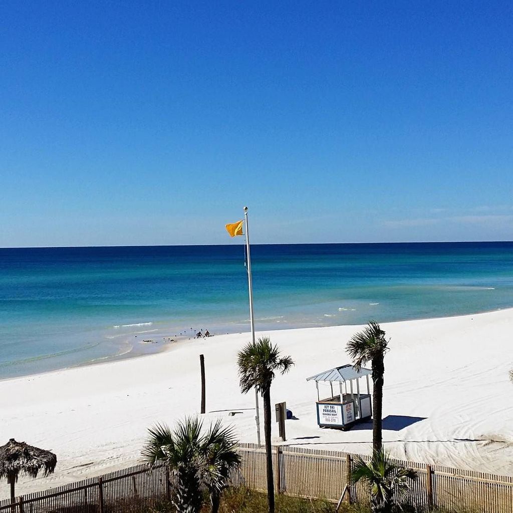 PCBMap's tweet photo. Beach is looking so good! From the @hipcbeach #panamacitybeach #visitormap # https://t.co/X6Mlf5YLDY https://t.co/NrY7fuFapp