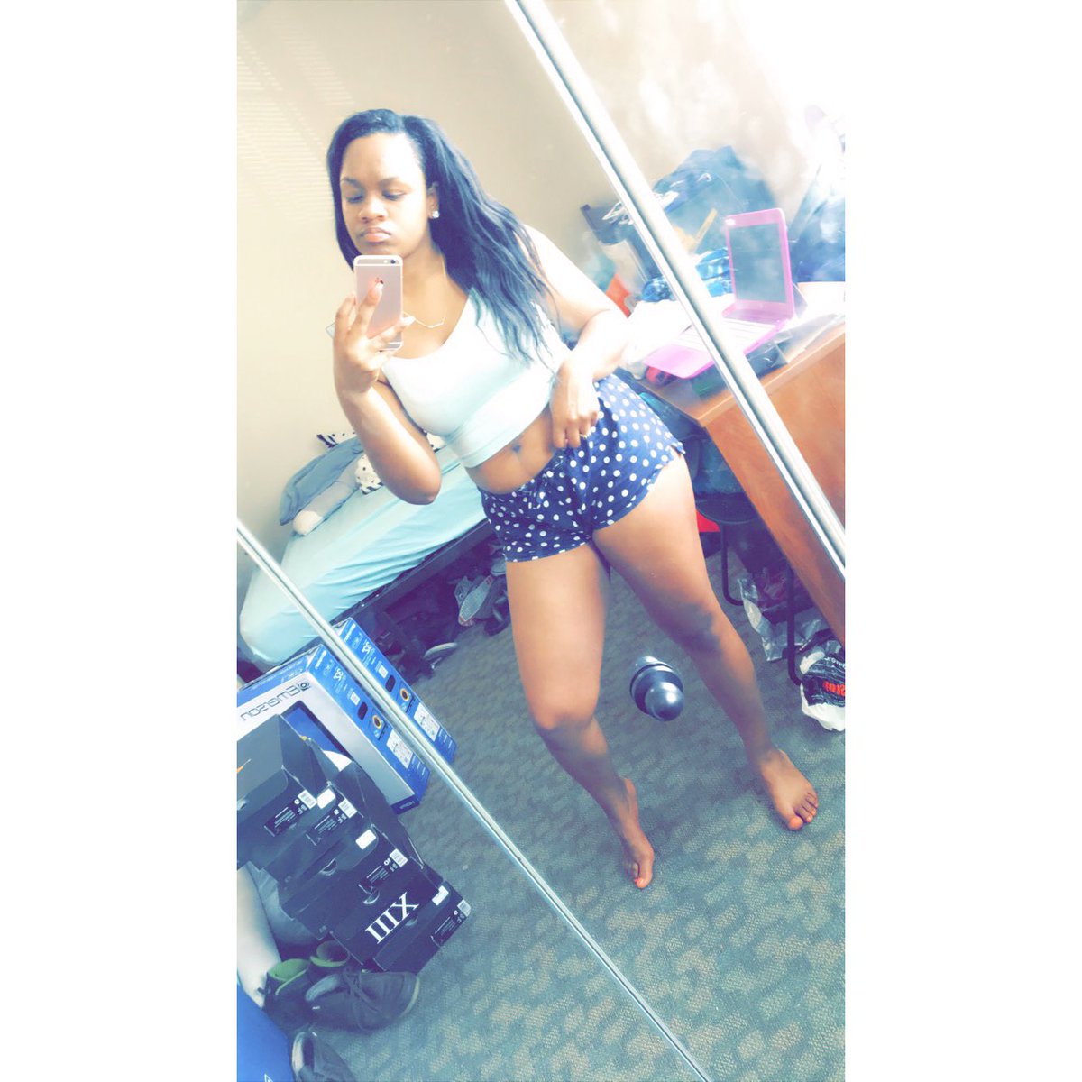 x__TyJanae__'s tweet photo. First year of College done #ETSU19 🎓👏🏽💋 https://t.co/qACFKxpqCT