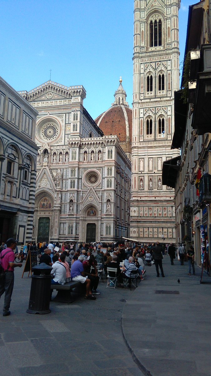FlashHost2's tweet photo. #florence #niceday https://t.co/Ed1HzWwTKI