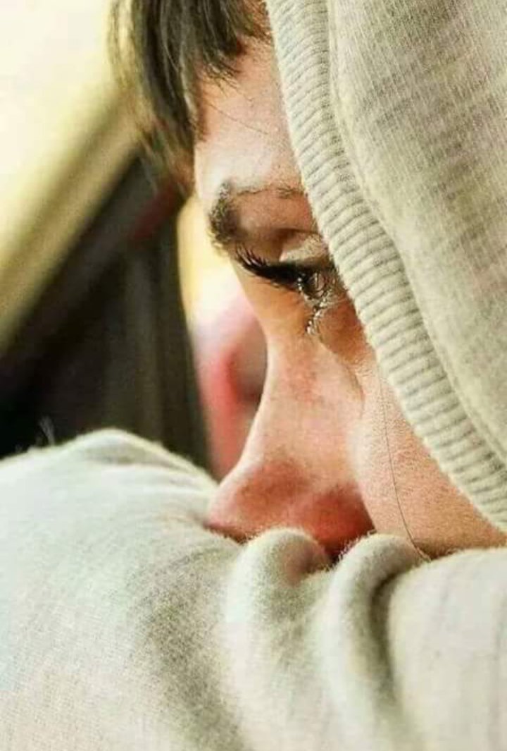 janatip15's tweet photo. مشتاكلك ... تمسح دمع ....!!! لا والله موبس الدمع ؟؟ تمسح أيامي البيهه ما مشتاكلك https://t.co/ZdLuVZXGqO
