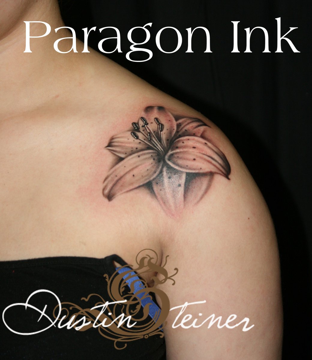 paragonink's tweet photo. #paragon #paragonink #inked #ink #tattoo #flower #realism #lily #beautiful #northernmichigan #womenwithtattoos https://t.co/gpFzlBCwKH
