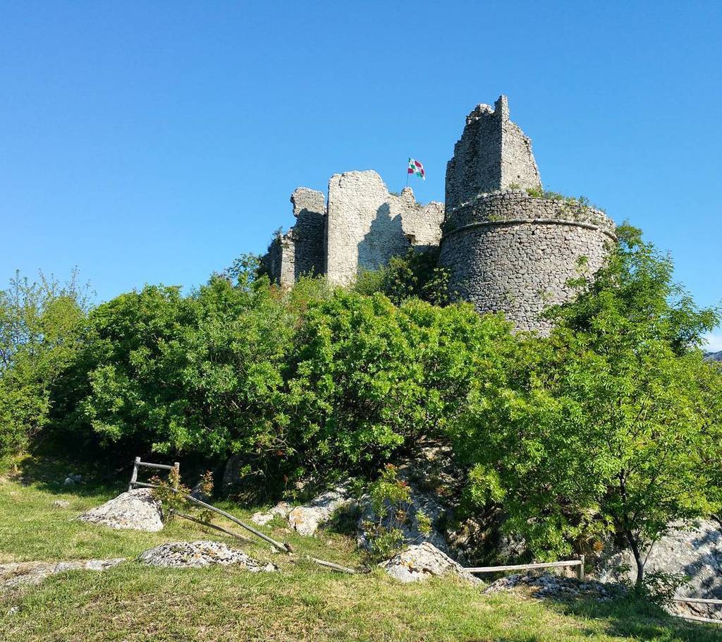 tesoridellazio's tweet photo. #Lazio: i #tesoridellazio via Instagram visti secondo #parcoaurunci https://t.co/xkizeFLDkM https://t.co/ThYCVyBm3h