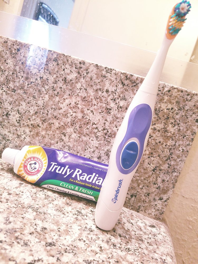 hey_itsnicole's tweet photo. My favorite morning duo. Of all my morning routines this one is by far the easiest! #AHcrowd #sponsored https://t.co/O0SNaiWFS2