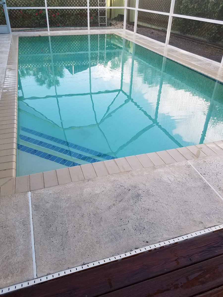 LoLo615's tweet photo. That's enough rain #FullPool https://t.co/JCqpQrrDOi