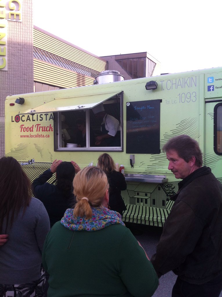 Chef Rob Rainford serves up sliders to open house visitors. #culinaryfun