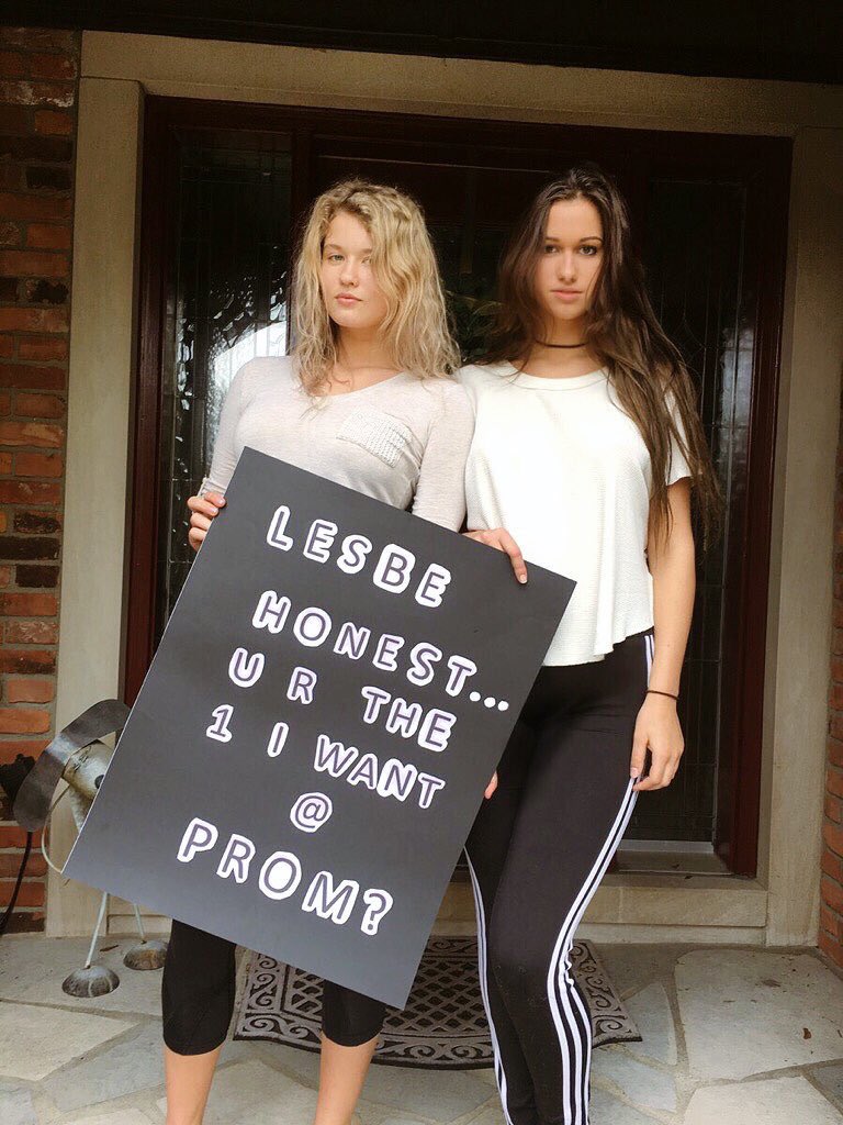 BHHSPromposals's tweet photo. 🚨🚨plot twist!!! Bye Theo hellooo Hannah! @arobby3 @hatcher_hannah 👩‍❤️‍👩 https://t.co/Png5uk7eYh