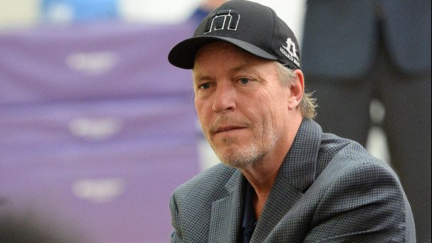 LakersNation's tweet photo. Jim Buss speaks about the decision to fire Byron Scott
https://t.co/zR3zFxoXQd https://t.co/wB8ZI7AEgz