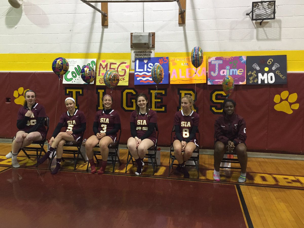 SI_Academy's tweet photo. #Seniorday for girls #laxchicks https://t.co/t1XKAtjl3F