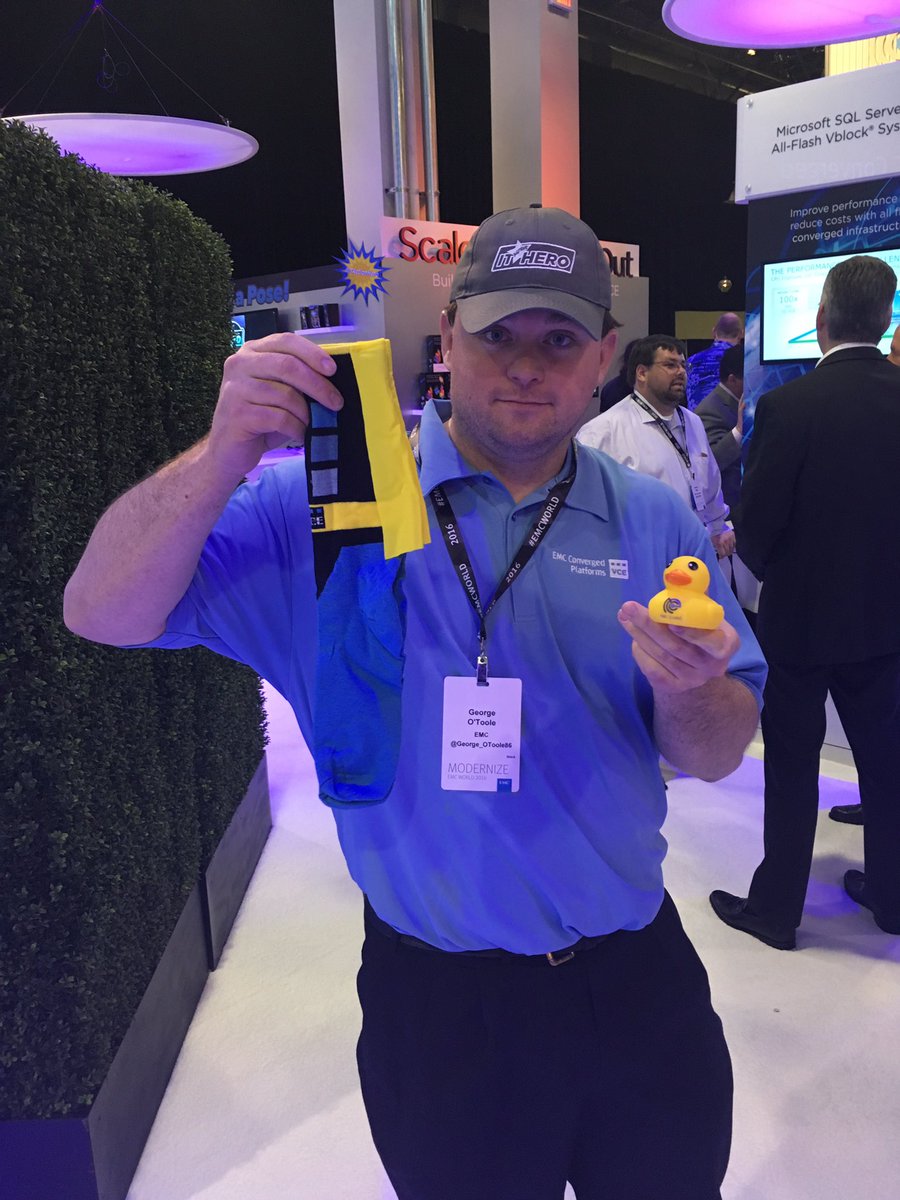 andrewcy's tweet photo. @George_OToole86 EMC #itactionhero style! #EMCWORLD https://t.co/ph8rKlXRj0