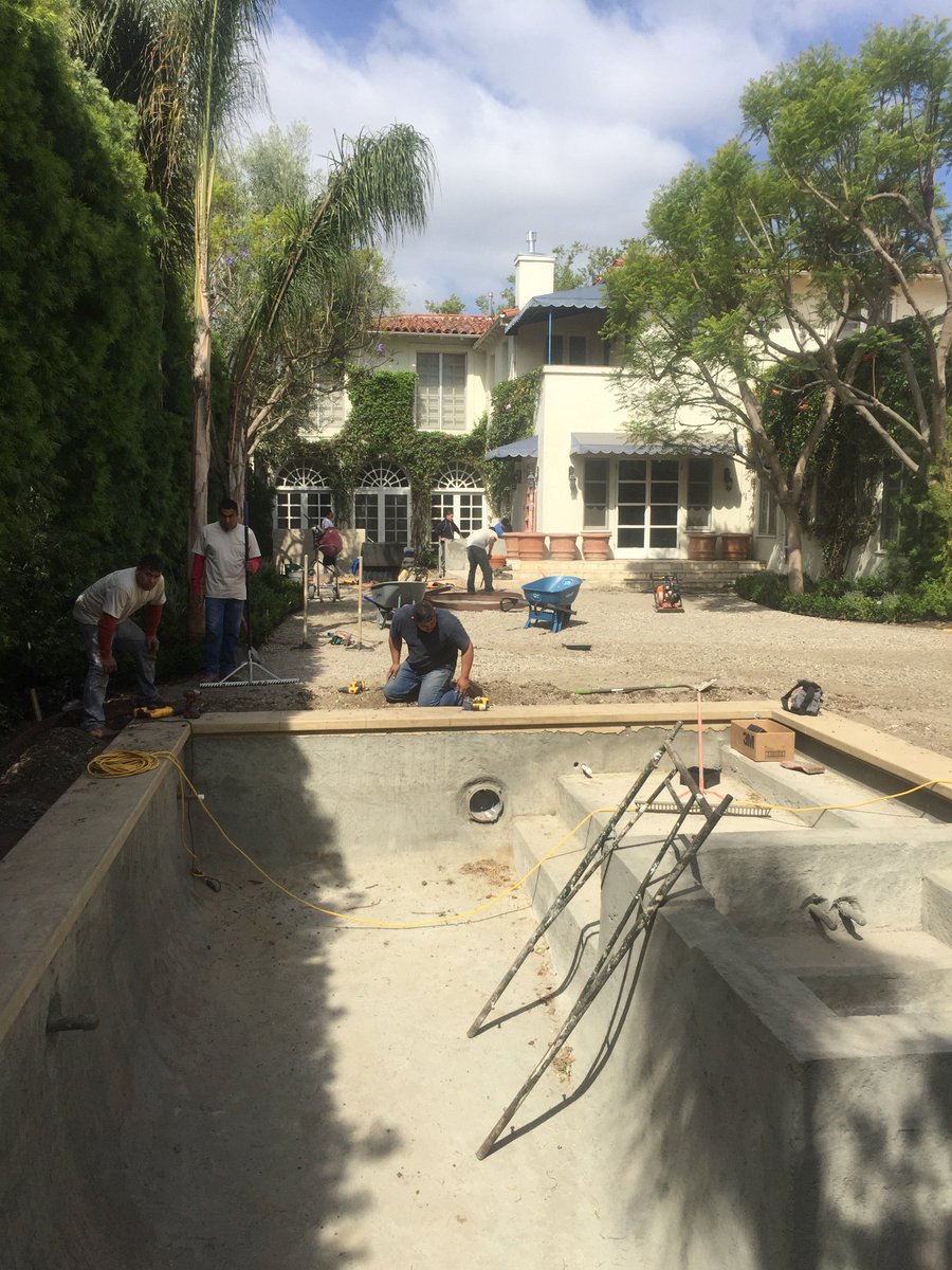 TurfscapeWest1's tweet photo. Recently completed #turfscape installation in Hancock Park, Los Angeles. https://t.co/Ot0CFat52m