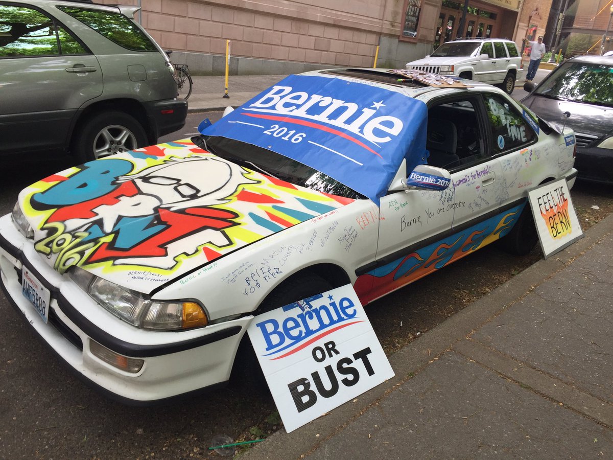 drenoskephoto's tweet photo. #BernieOrBust #OR4Bernie #DropOutHillary #pdx4bernie https://t.co/l4BSP8jlE7