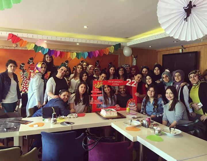 kbraydn3456's tweet photo. Resim atinca TT olmak kolaylasiyomus xD xD bu fan bulusmasi cok guzeldi hadi rt ye devam Ceyda Gelsin https://t.co/fxGwI6pajR